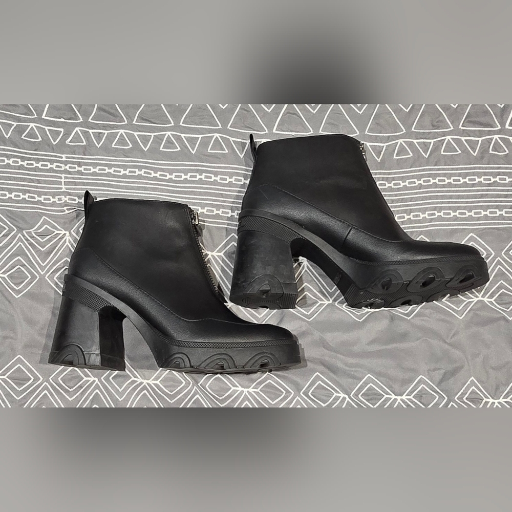 Sorel Womens Brex Zip Front Heeled Boot Size 8.5 - Picture 3 of 10